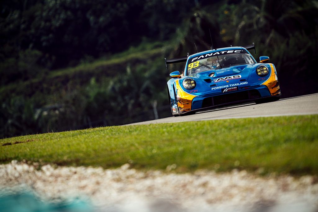 Bastian Buus udfordret i GTWC Asia-åbner
(Foto: Phantom Global Racing)
